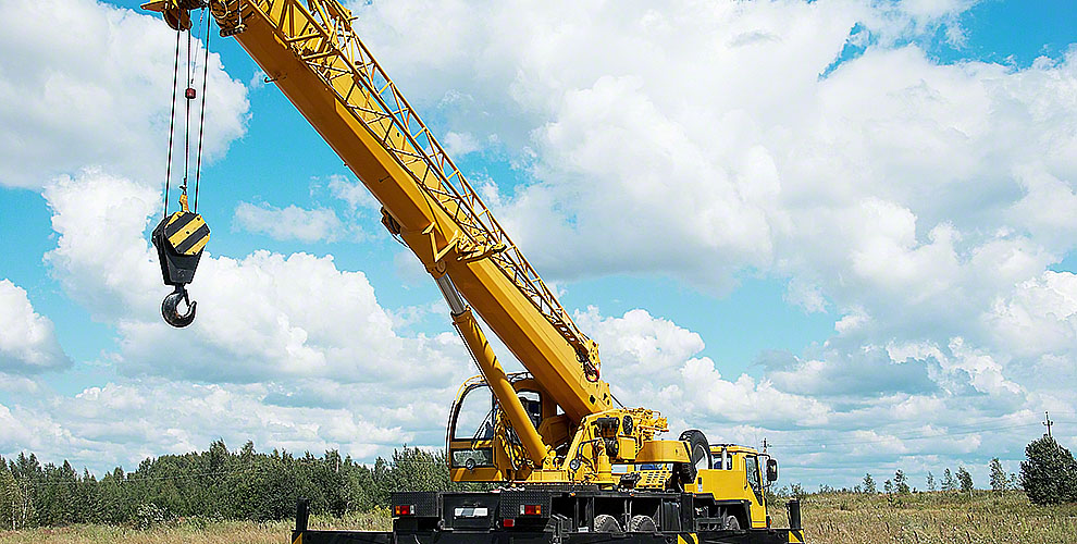 What do you need to know about crane rental services?